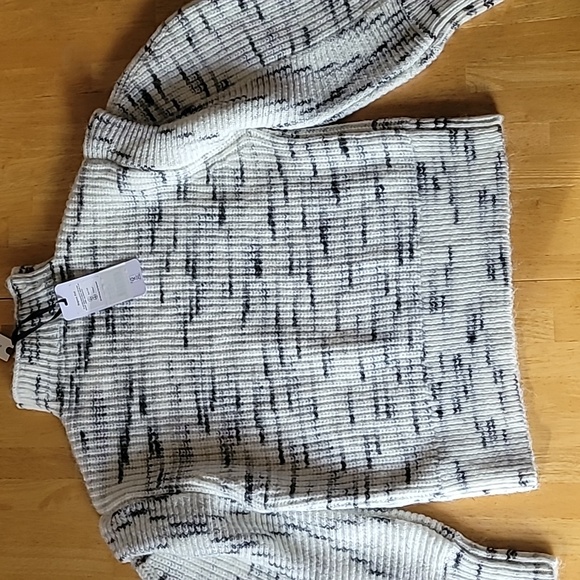 VARLEY Belgrave Knit Sweater in Egret & Charcoal - Picture 13 of 14